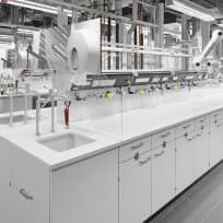 System DELTA30 Doppelarbeitstisch