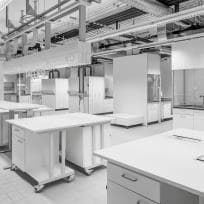 System DELTA30 Anstelltisch fahrbar